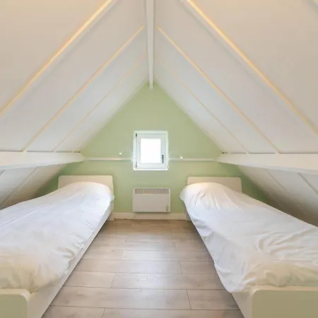 펜션 Vissershuis 214 With Parking By Interhome *