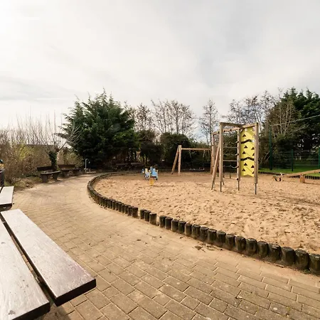 펜션 Vissershuis 214 With Parking By Interhome *