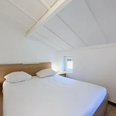 Semesterbostad Vissershuis 214 With Parking By Interhome Bredene