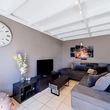 Vissershuis 214 With Parking By Interhome Semesterbostad *